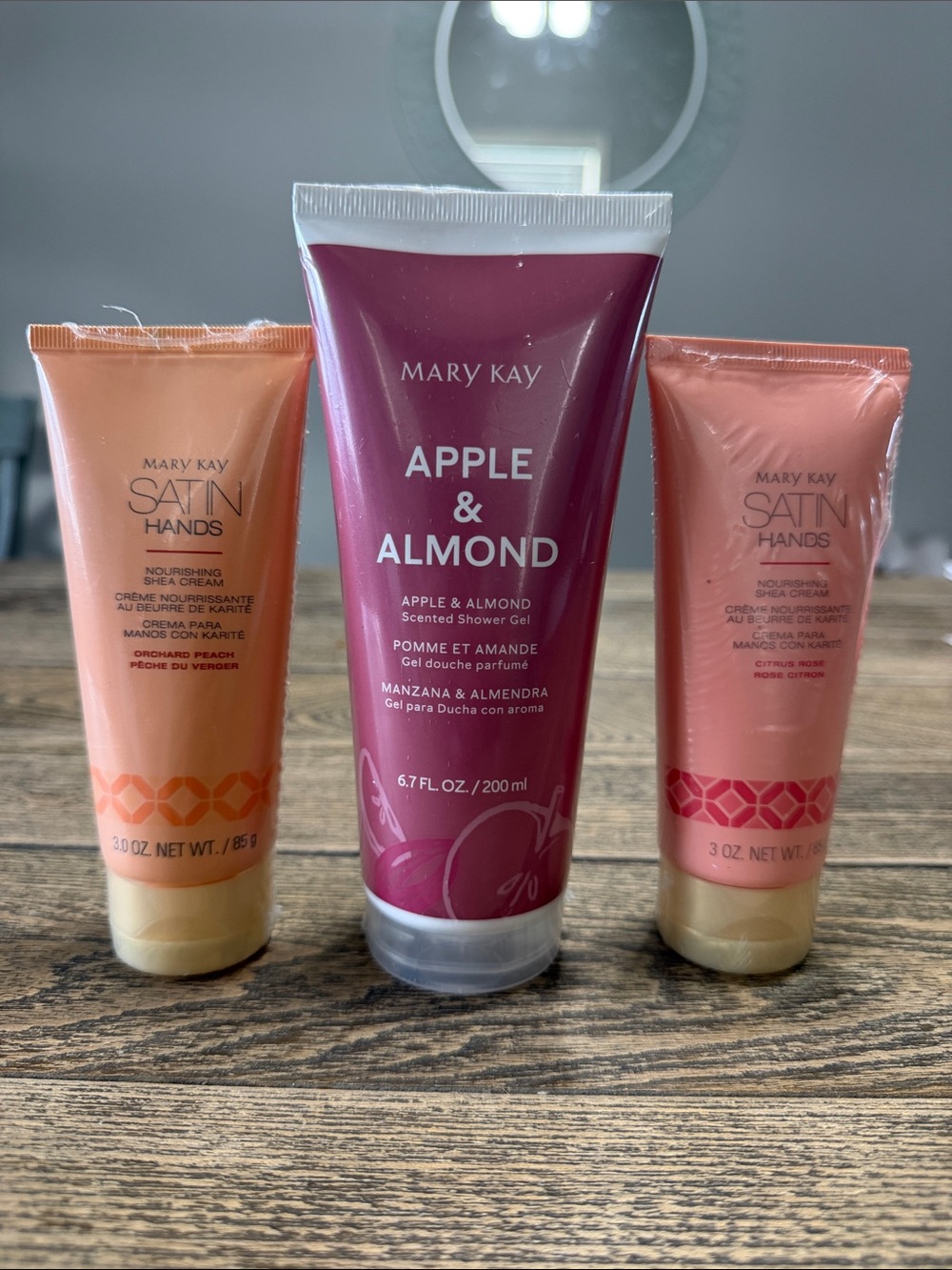 Mary Kay Apple & Almond Shower Gel and Satin Hands Trio - Rose & Peach